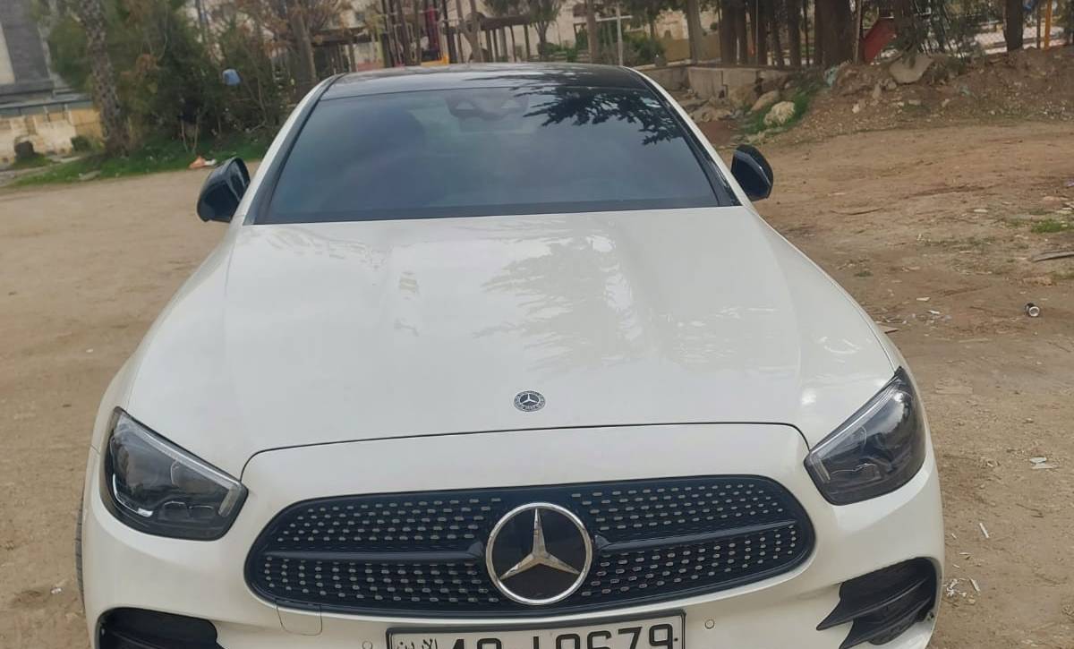 Mercedes-Benz E200